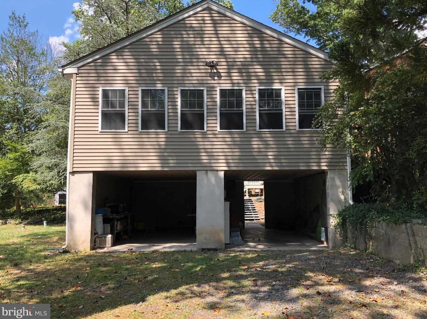 21 Lake Dr, West Amwell NJ  08530-2705 exterior