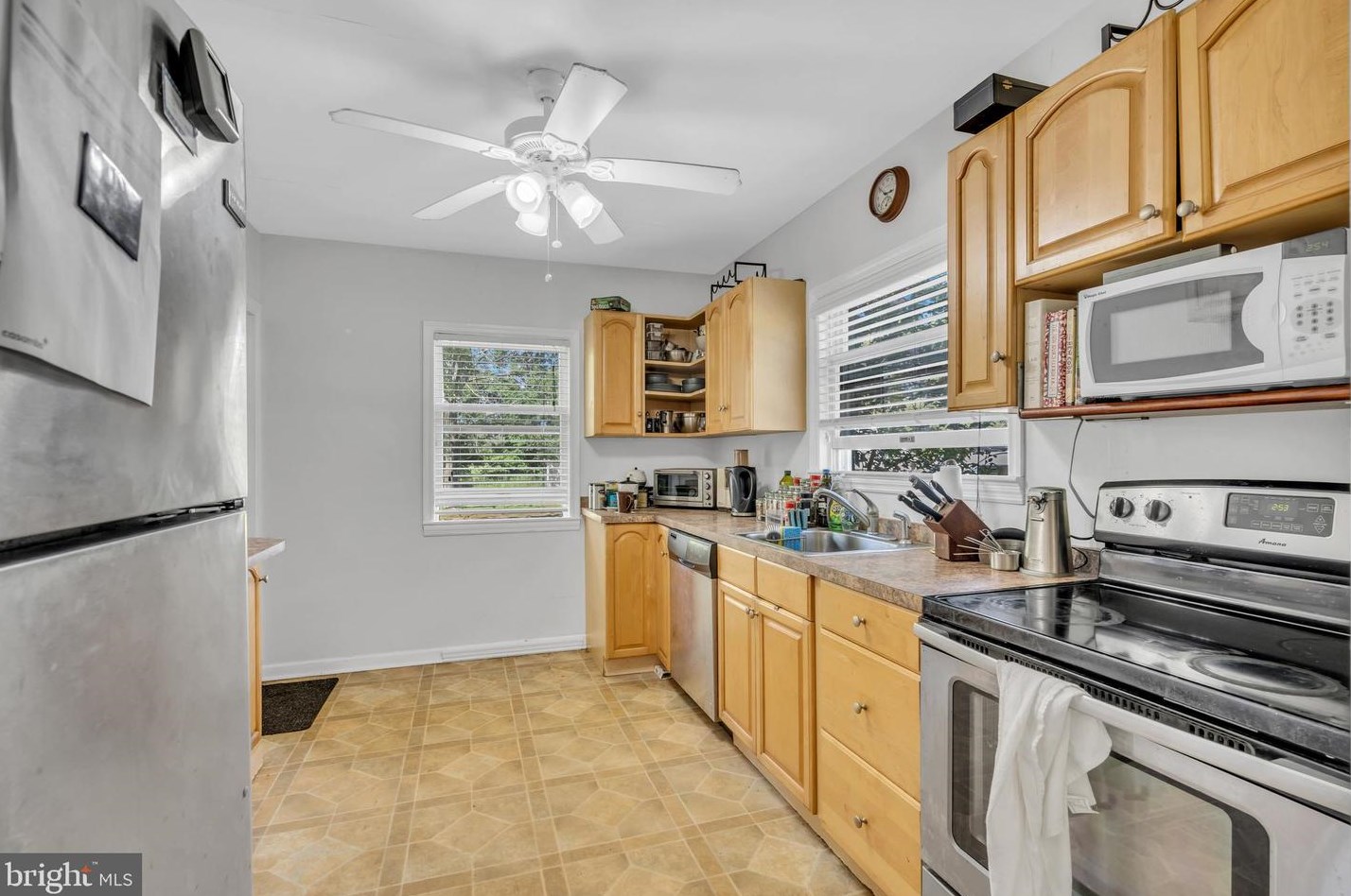 69 Lower Oak Grove Rd, Frenchtown NJ  08825-4230 exterior