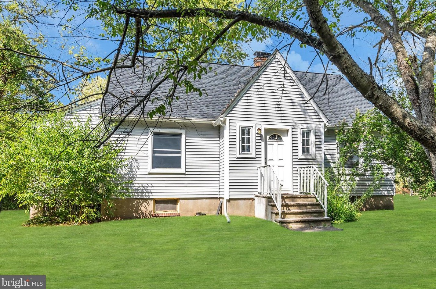 69 Lower Oak Grove Rd, Frenchtown NJ  08825-4230 exterior