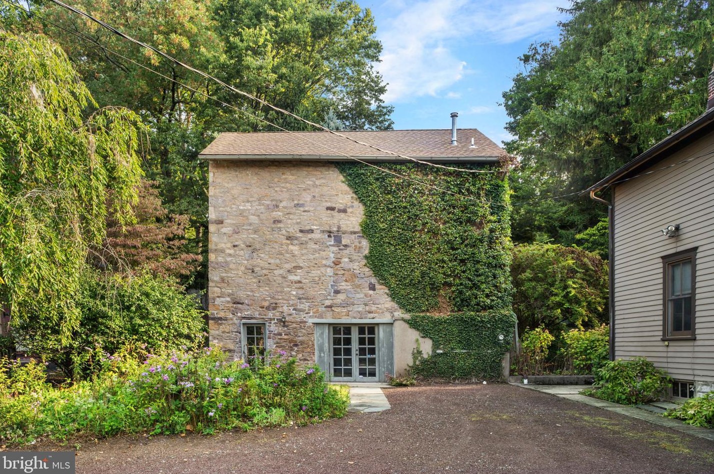 3 Main St, Stockton NJ 08559-2120 exterior