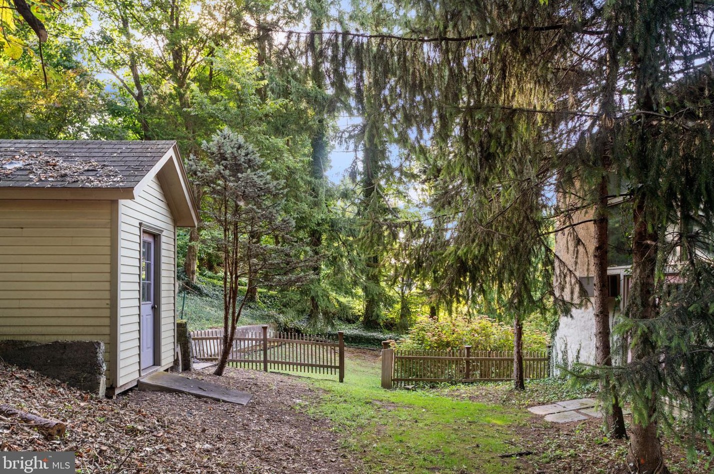 3 Main St, Stockton NJ 08559-2120 exterior