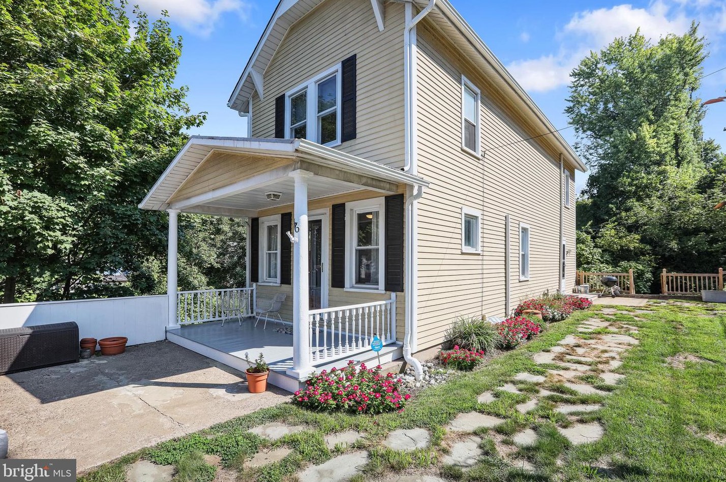 46 Franklin St, West Amwell, NJ 08530-1856
