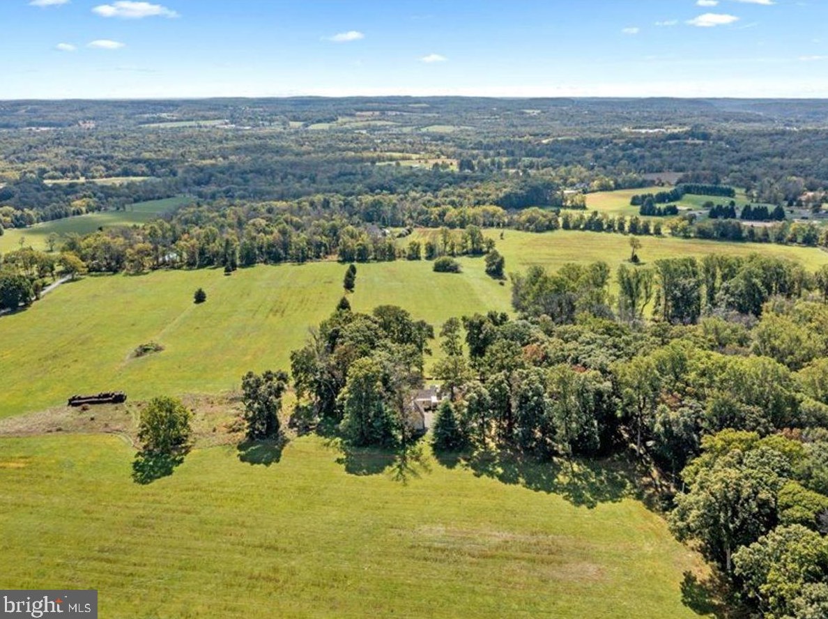 150 Sandy Rdg Rd, Stockton NJ 08559-1513 exterior