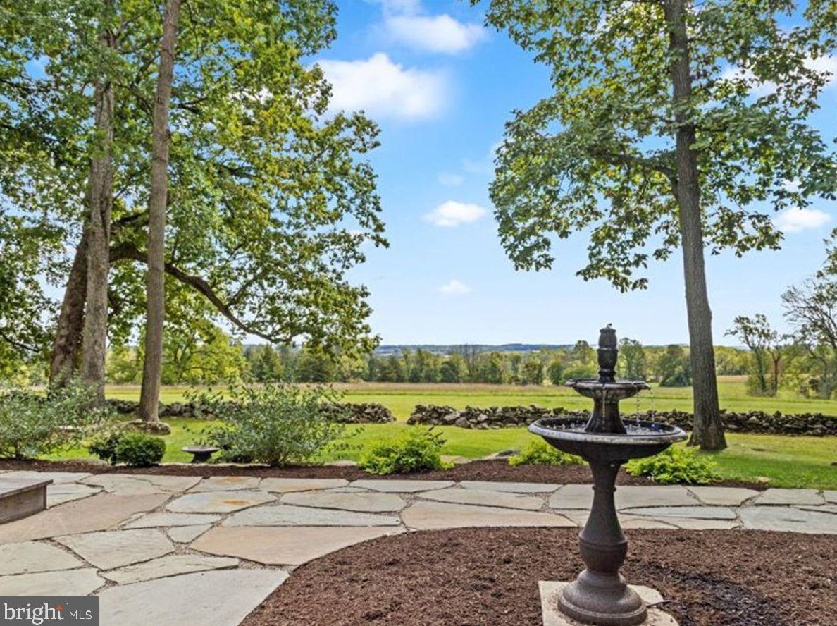 150 Sandy Rdg Rd, Stockton NJ 08559-1513 exterior