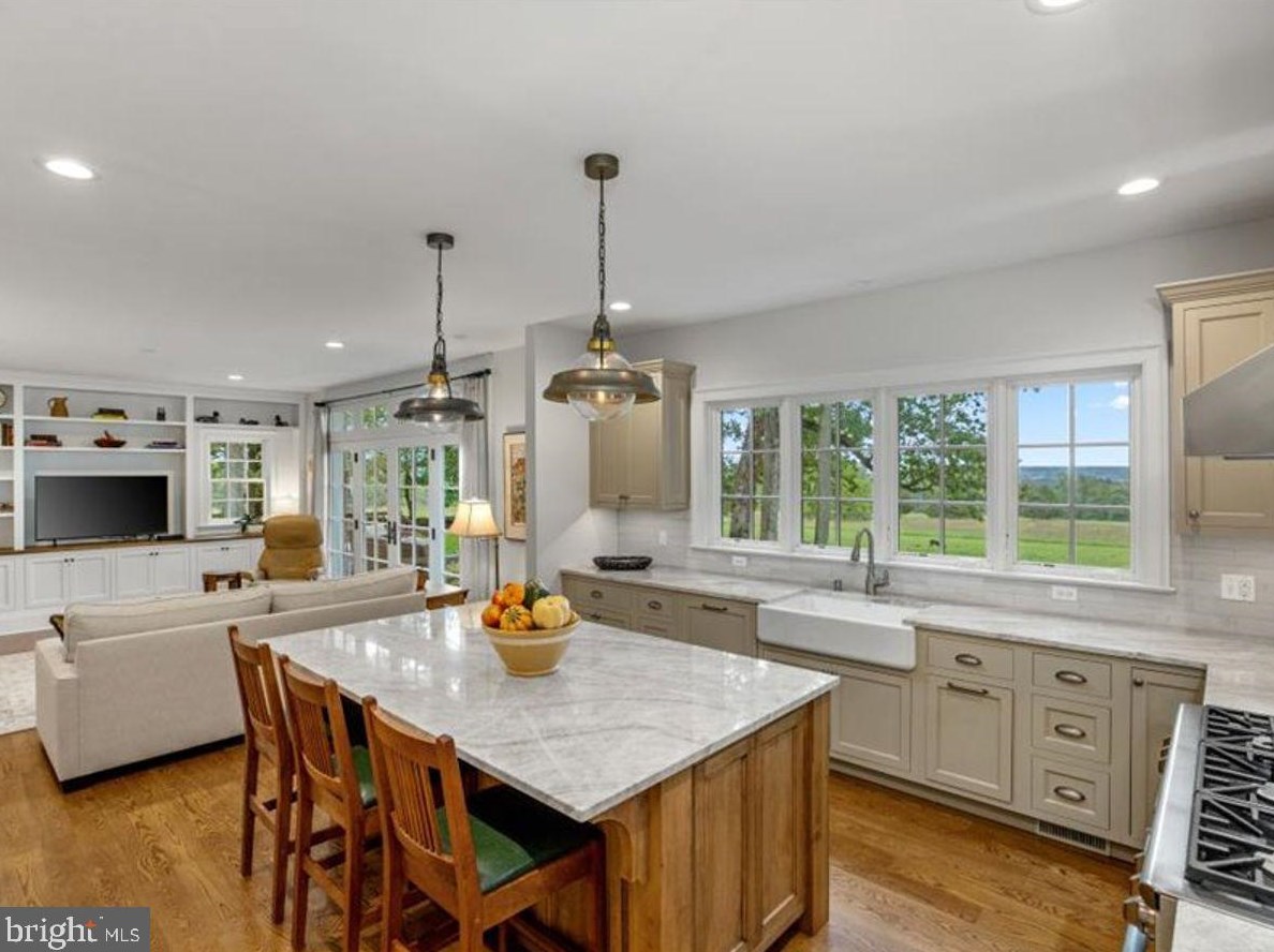 150 Sandy Rdg Rd, Stockton NJ 08559-1513 exterior