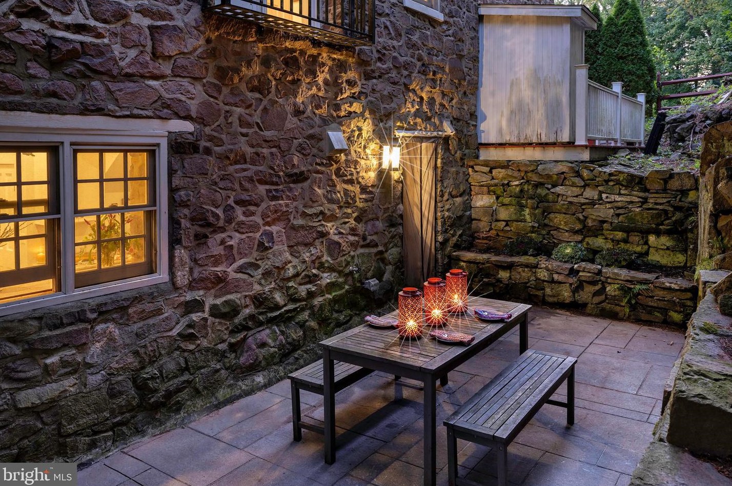 6 Main St, Stockton NJ 08559-2120 exterior