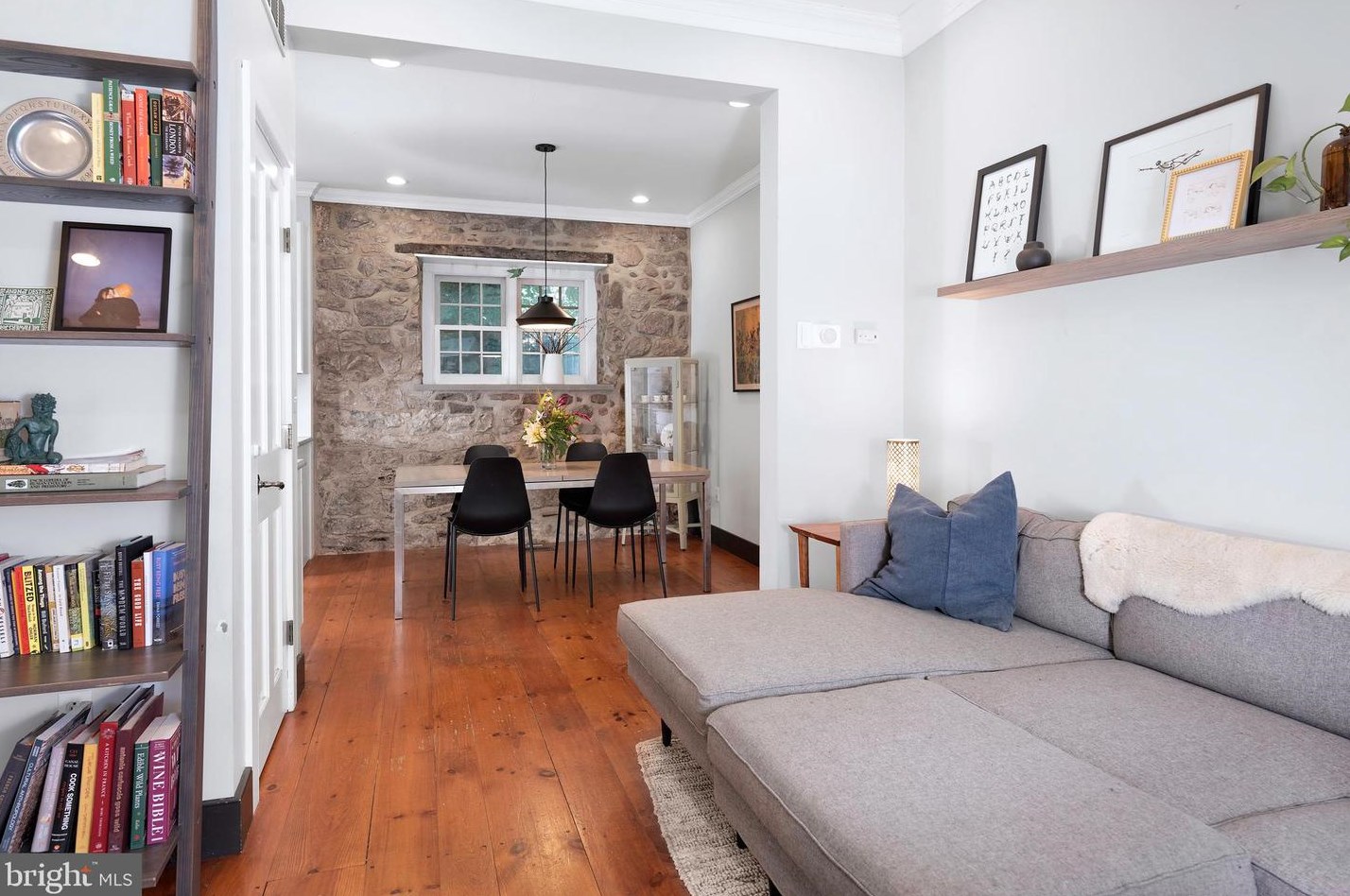 6 Main St, Stockton NJ 08559-2120 exterior