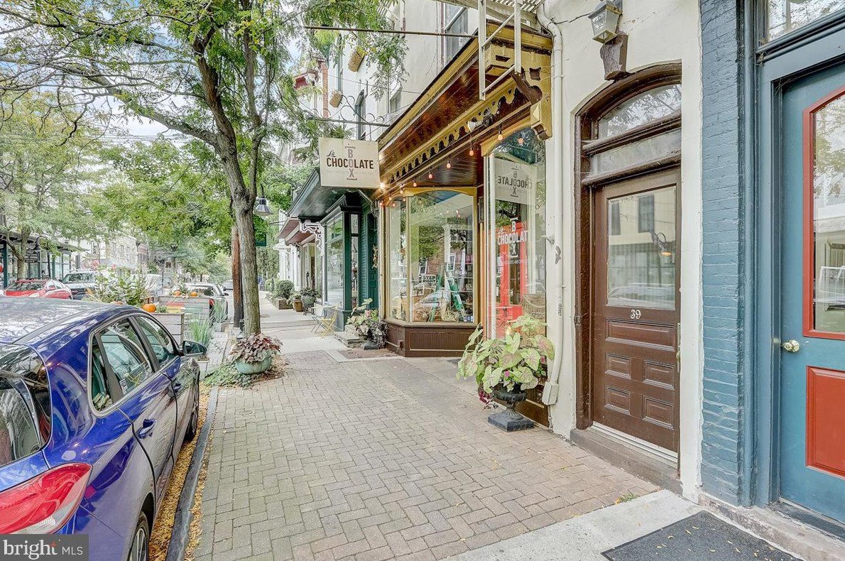 39 Union St, West Amwell, NJ 08530-1841