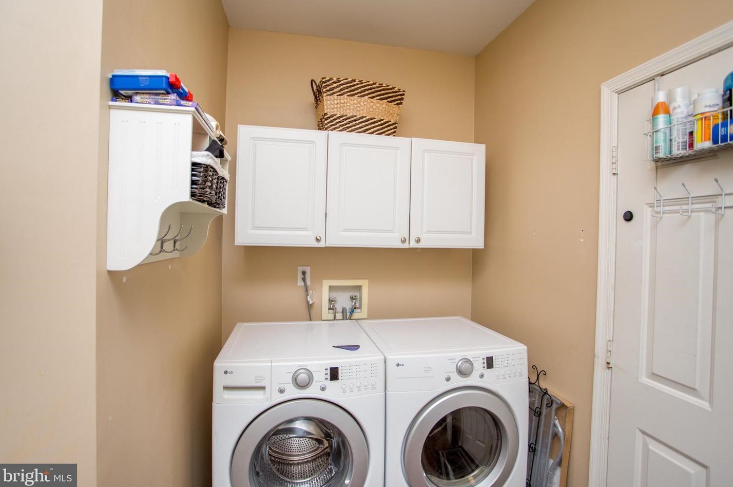 19 Ferris Wheel Dr, West Amwell NJ  08530-3441 exterior