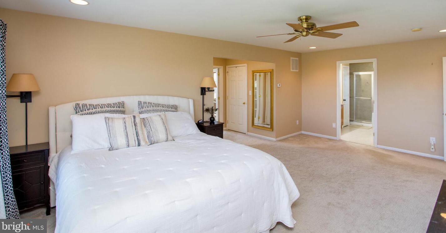 19 Ferris Wheel Dr, West Amwell NJ  08530-3441 exterior