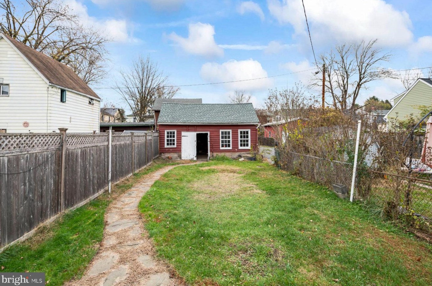 46 Buttonwood St, West Amwell NJ  08530-1643 exterior
