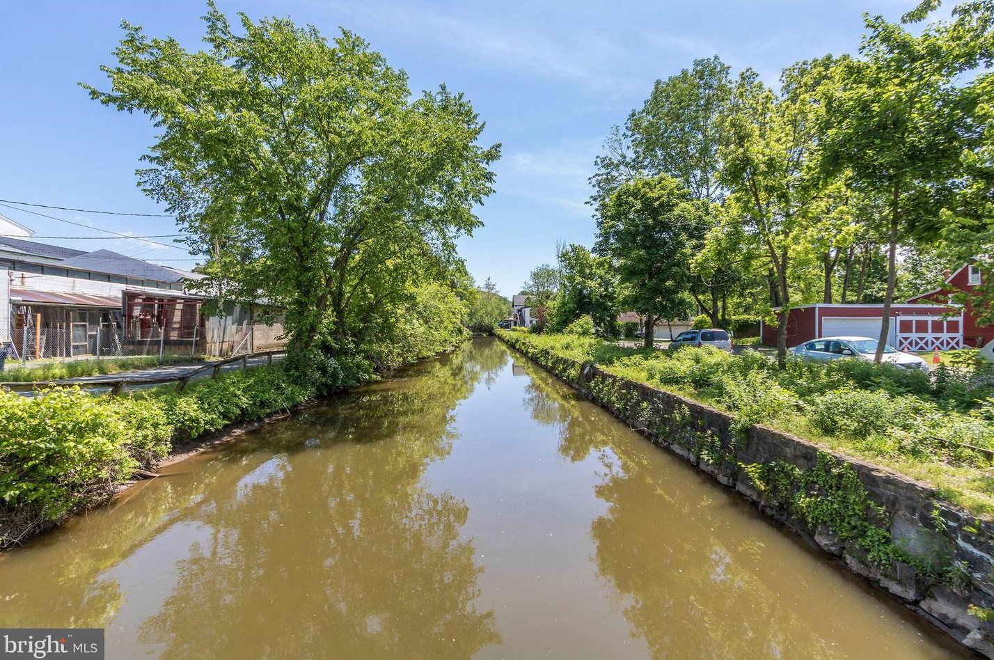 6 Coryell St #b, 2nd Floor, West Amwell, NJ 08530