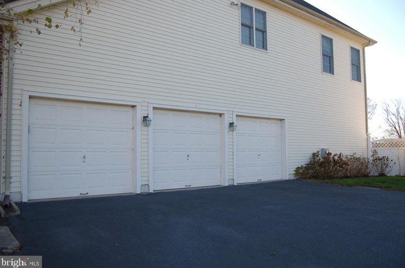 5 Williamson Ln, West Amwell NJ  08530-3518 exterior