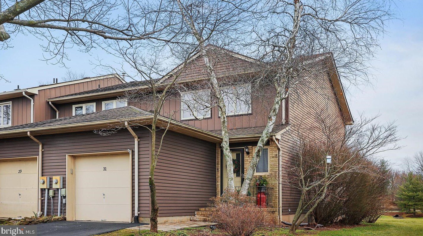 31 Manchester Rd, Flemington, NJ 08822