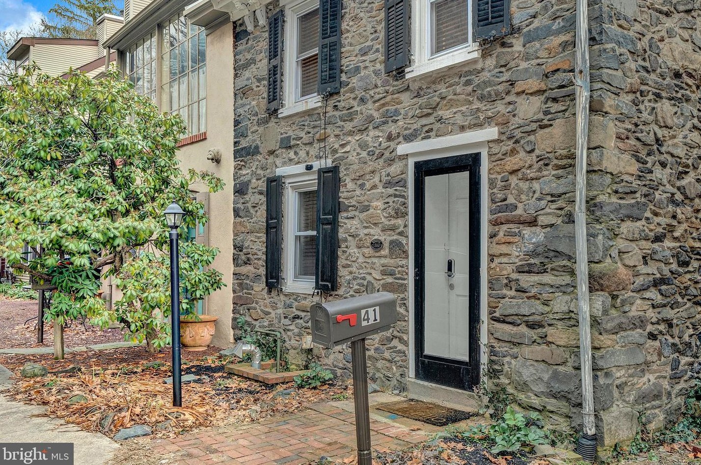 41 Quarry St, West Amwell, NJ 08530