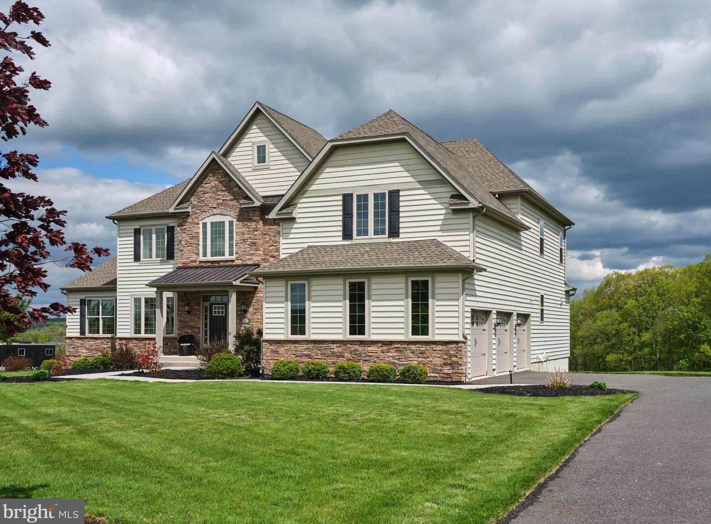 6 Holcombe Grv Rd, West Amwell, NJ 08530