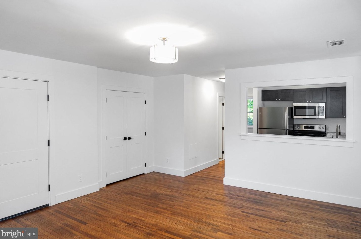 1 N Main St #apt 1, Stockton, NJ 08559