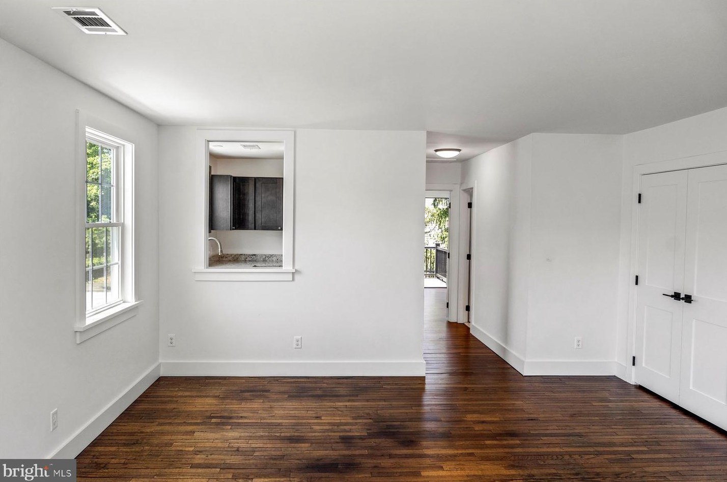 1 N Main St #apt 2, Stockton, NJ 08559