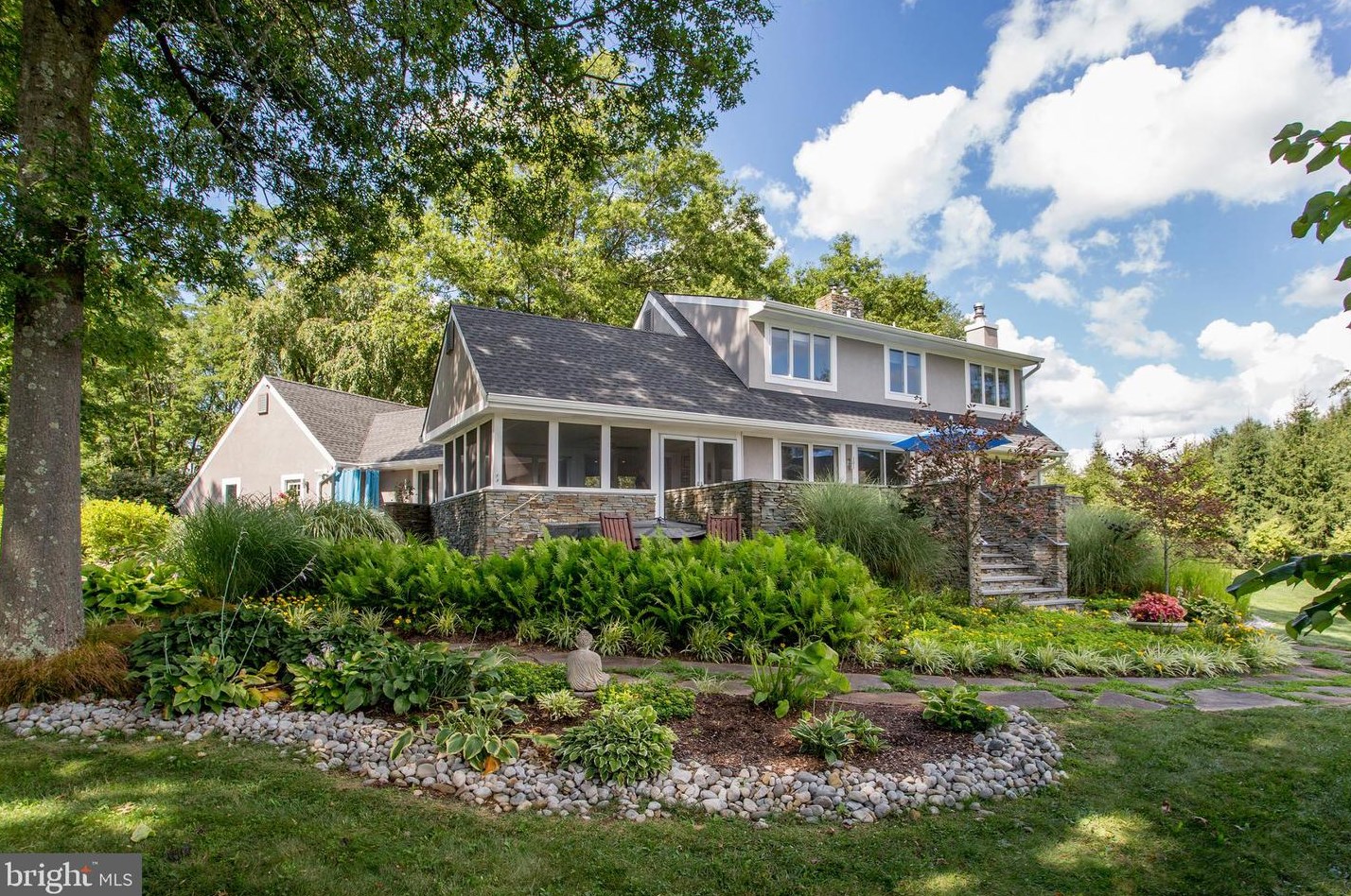 33 Sanford Rd, Stockton, NJ 08559-1204