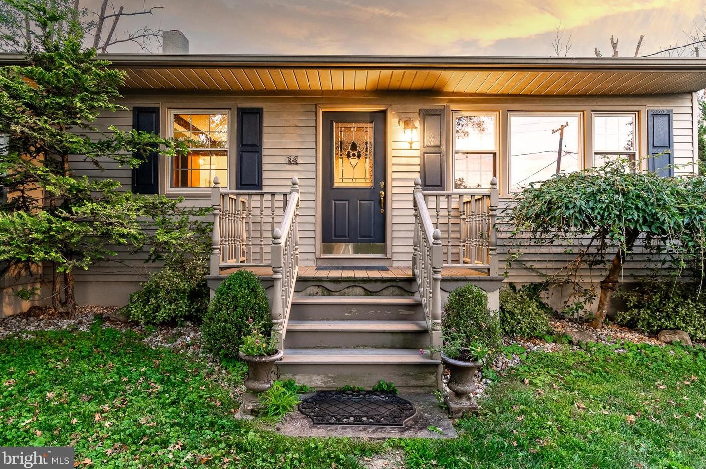 14 Lake Dr, West Amwell, NJ 08530-2706