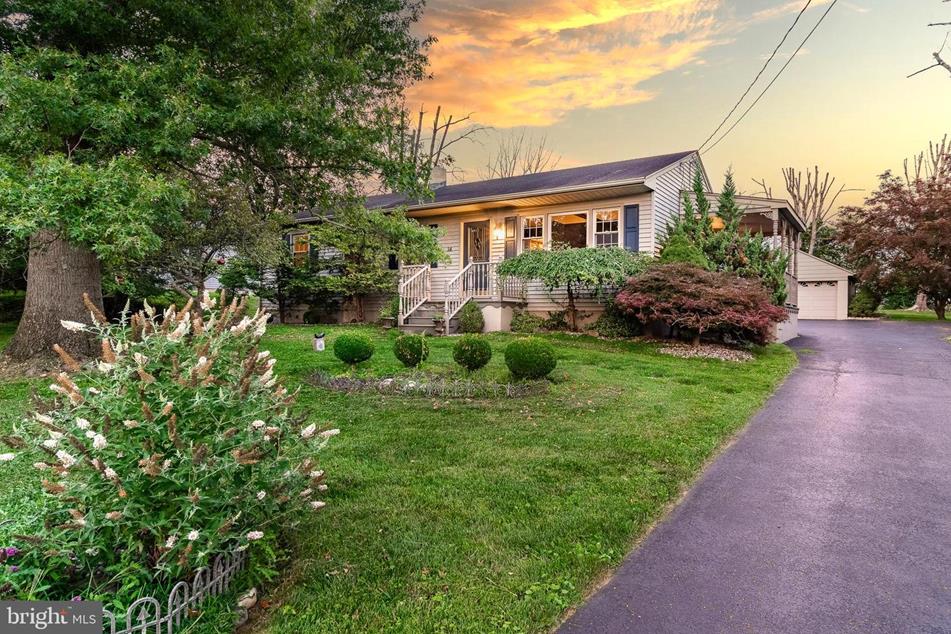 14 Lake Dr, Lambertville, NJ 08530 MLS NJHT2002252 Coldwell Banker