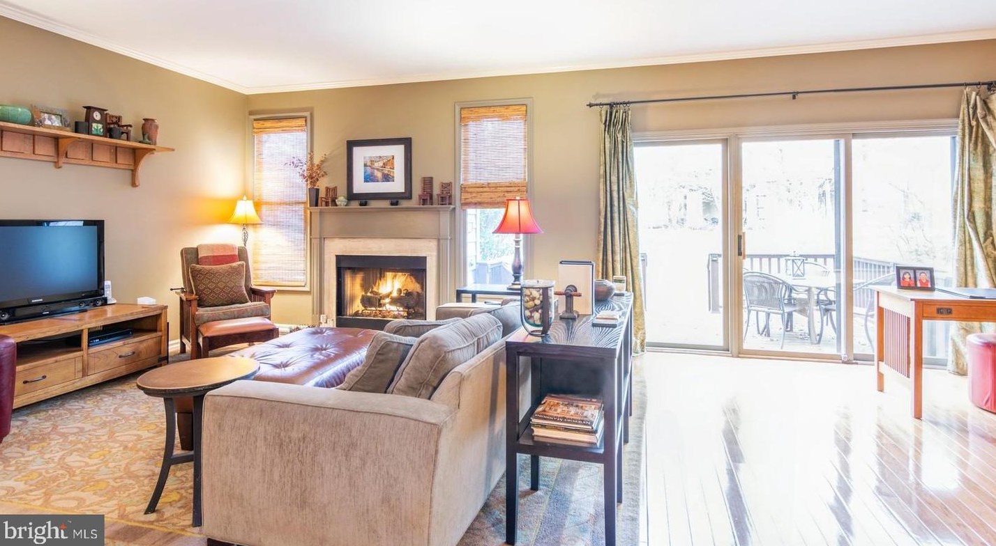 3 Hillside Ct, West Amwell NJ  08530-1051 exterior