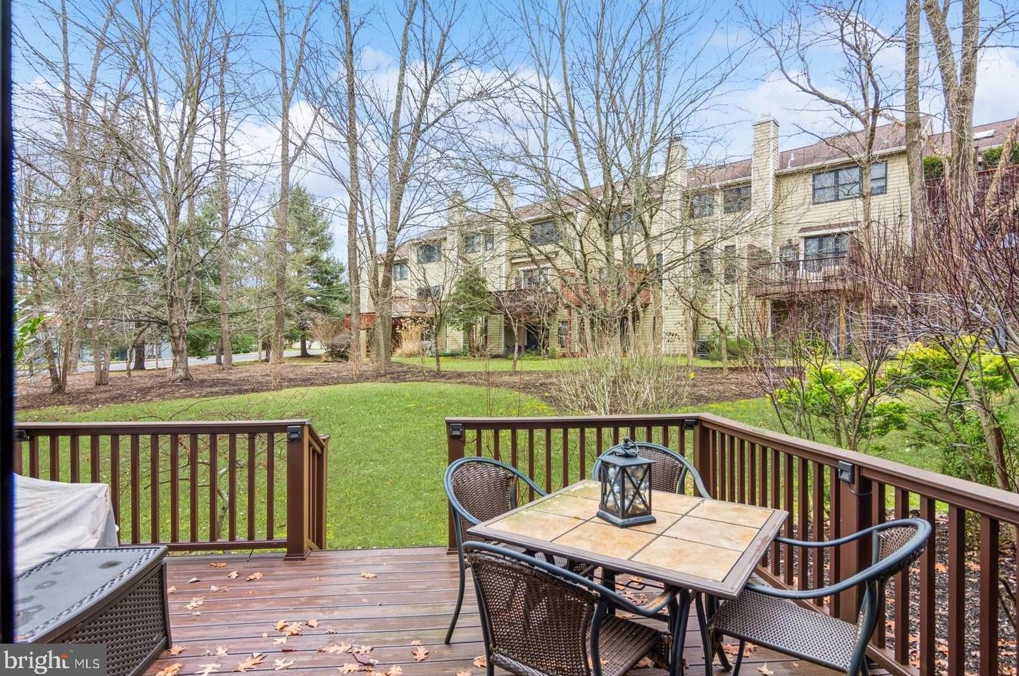 3 Hillside Ct, West Amwell NJ  08530-1051 exterior