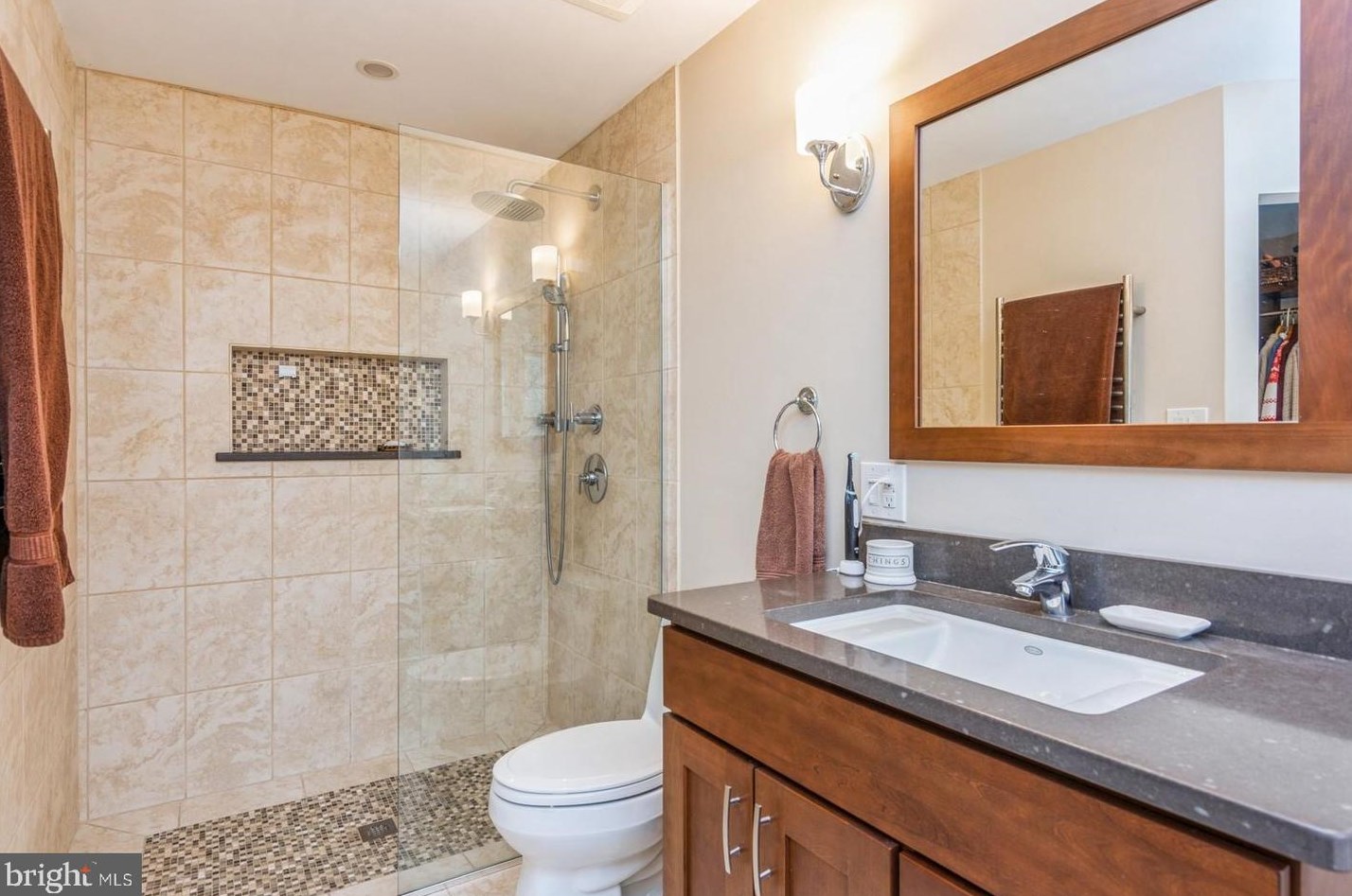 3 Hillside Ct, West Amwell NJ  08530-1051 exterior