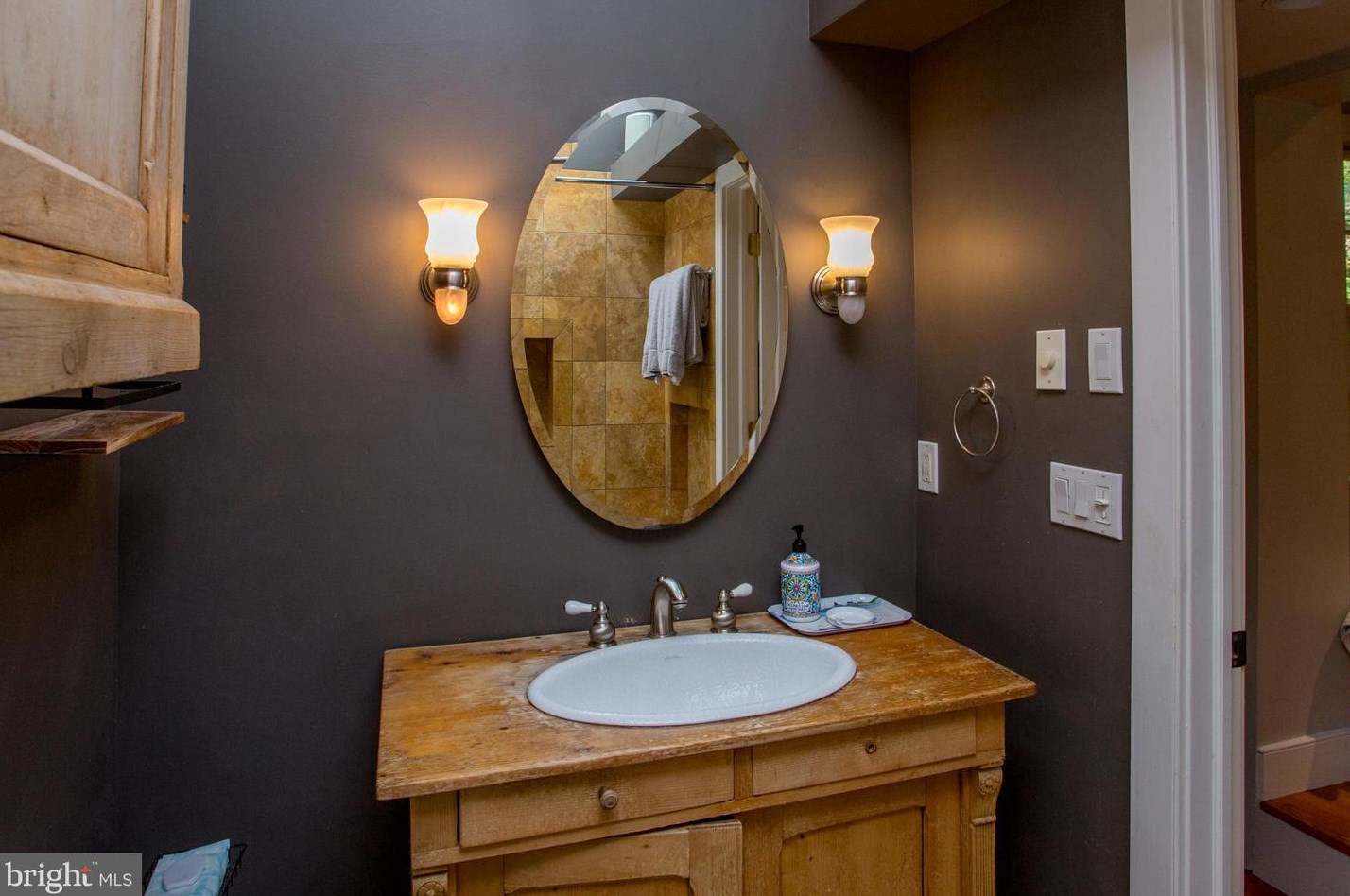 28 Swan St, West Amwell NJ  08530-1022 exterior