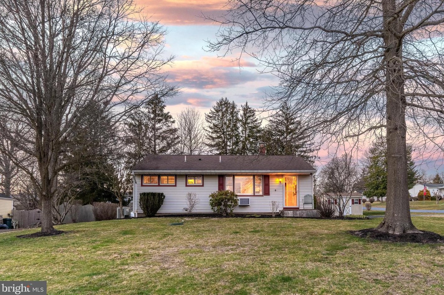 111 Circle Dr, West Amwell, NJ 08530