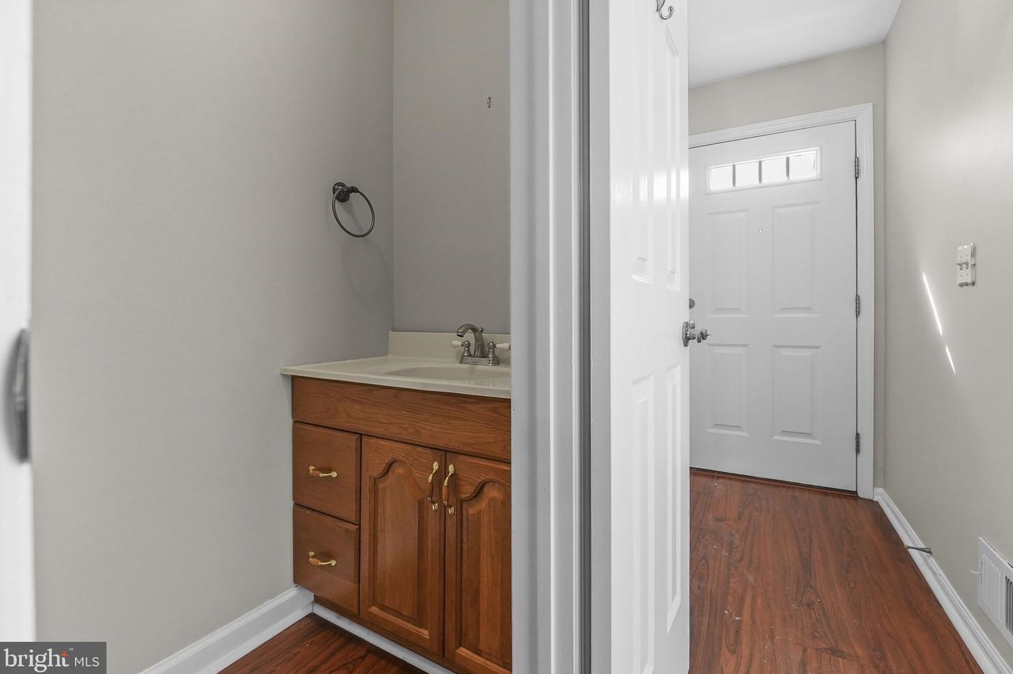 506 Sturbridge Ct, Flemington NJ  08822-2020 exterior