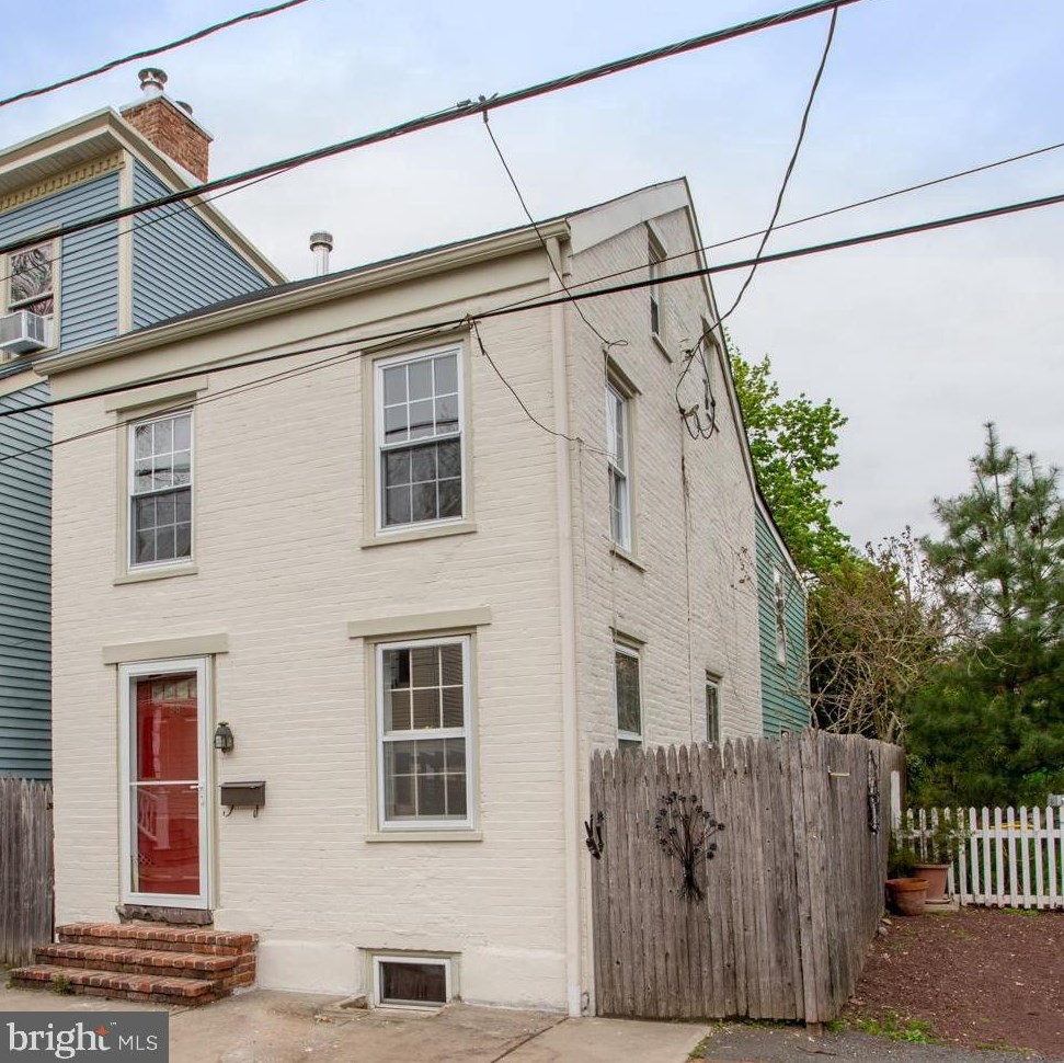 58 Delevan St, West Amwell, NJ 08530