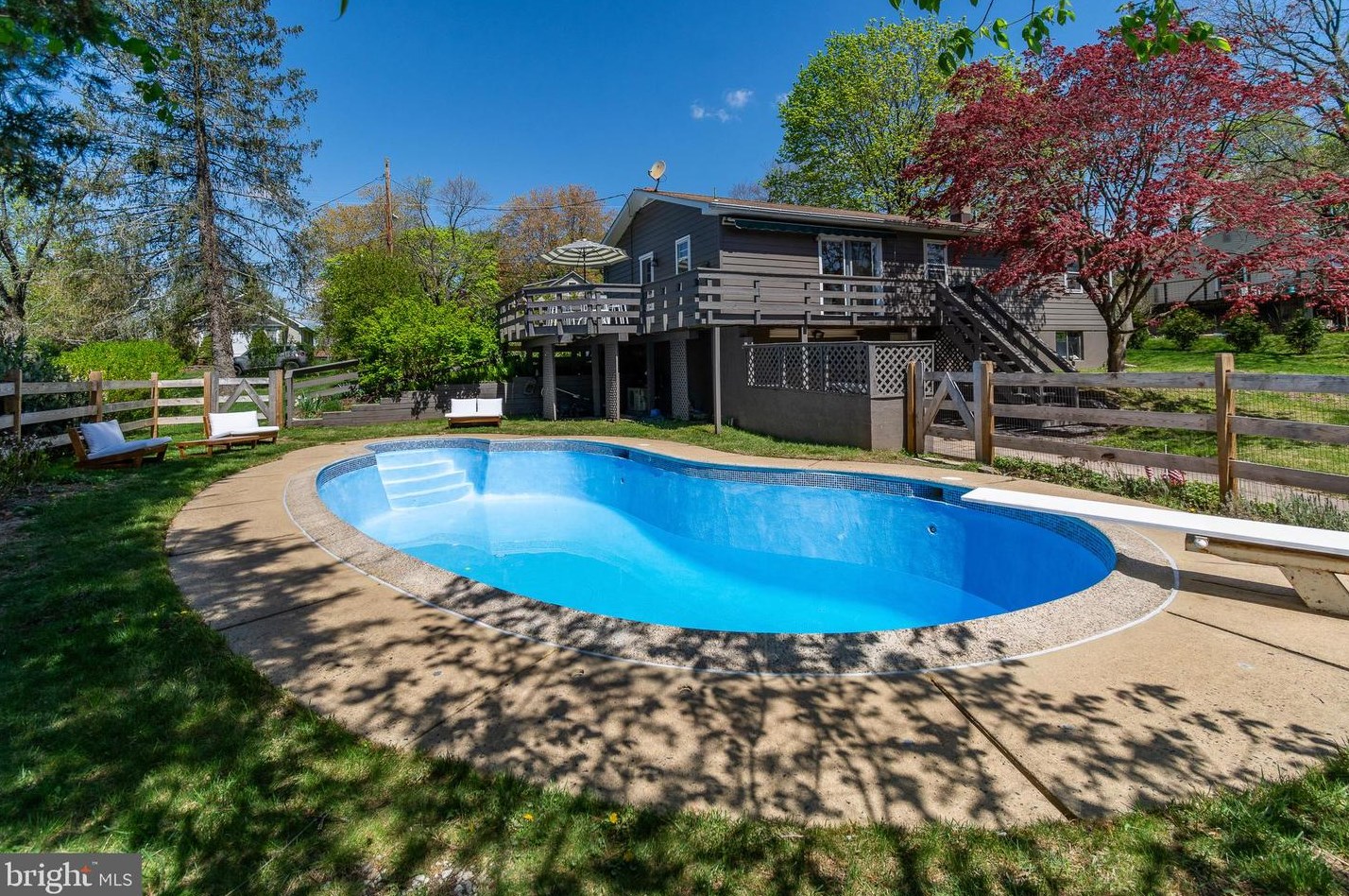 41 Jean St, West Amwell, NJ 08530-2223