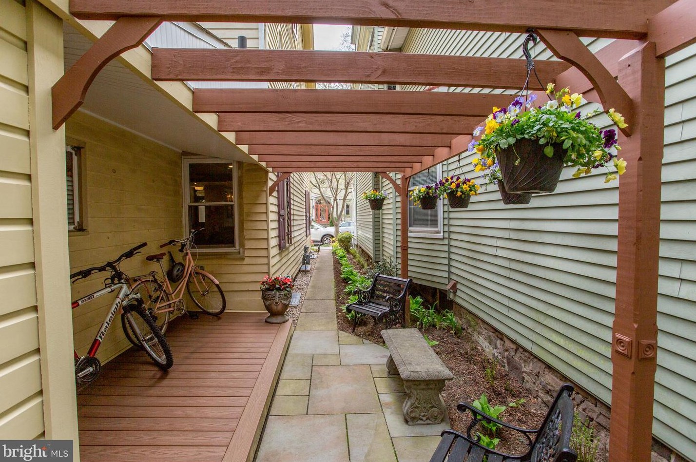 105 Union St, West Amwell NJ  08530-1646 exterior
