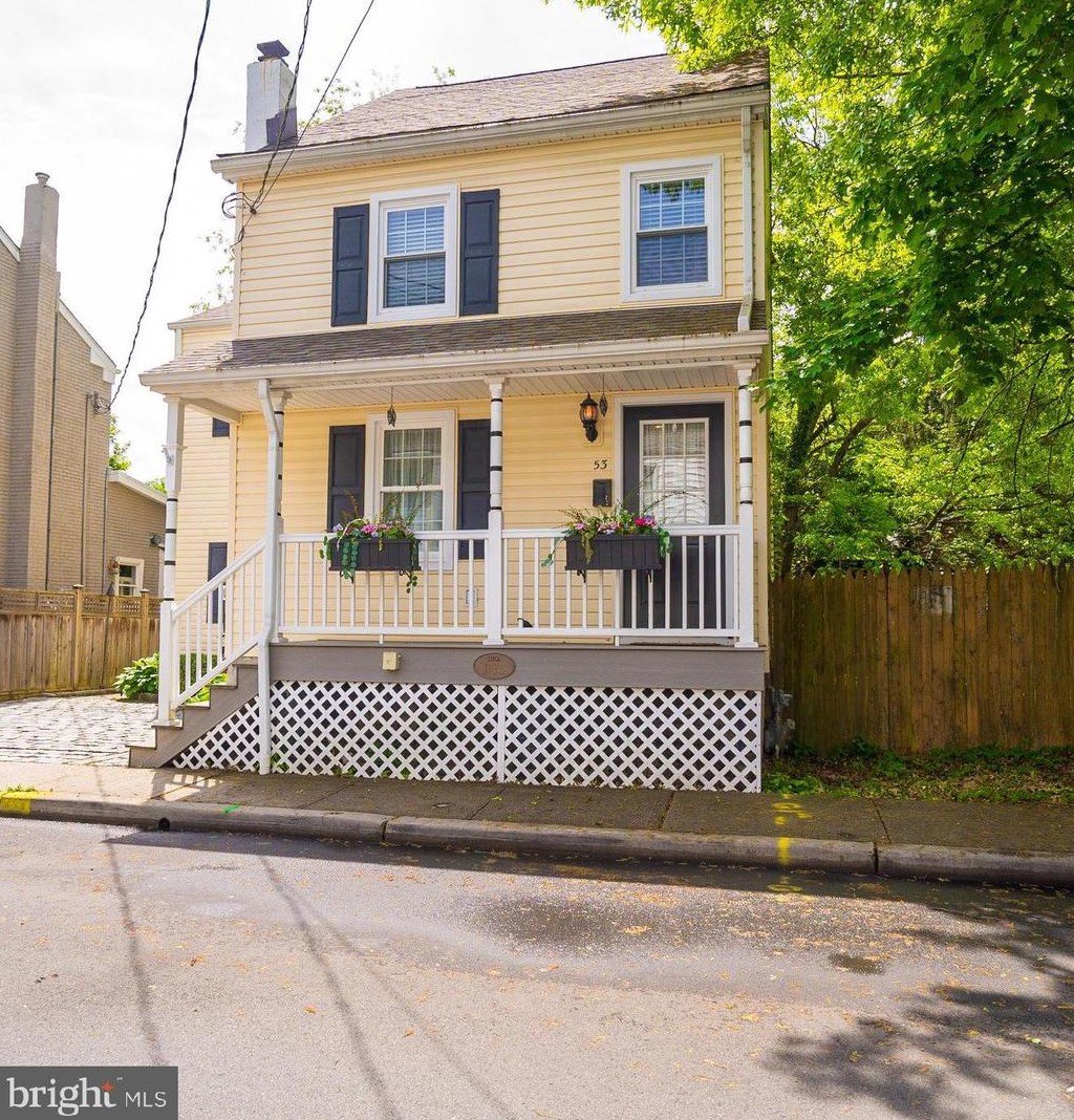 53 Delevan St, West Amwell, NJ 08530-2011