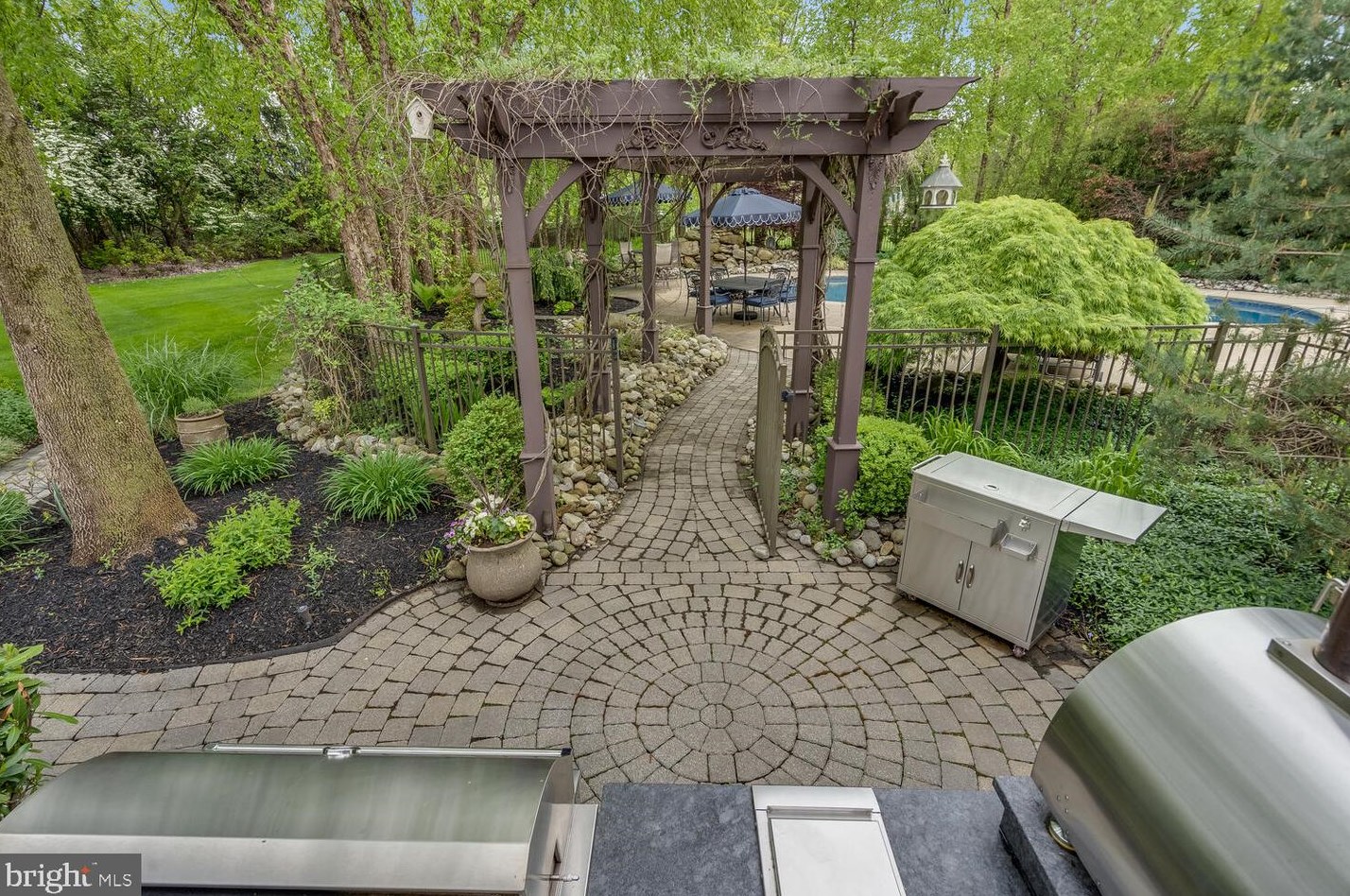 14 Ridgeview Ct, East Amwell Township NJ  08551-1872 exterior