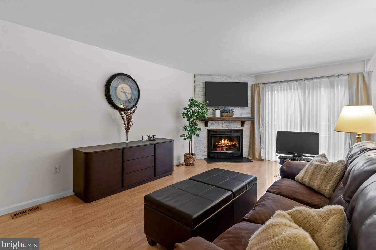 111 Village Cmns, Flemington, NJ 08822-1732