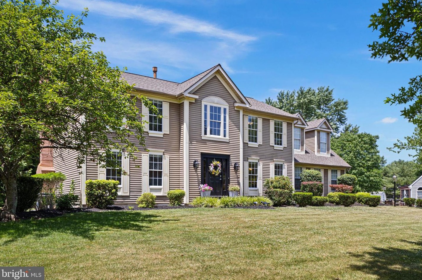 11 Woodside Ln, Flemington, NJ 08822