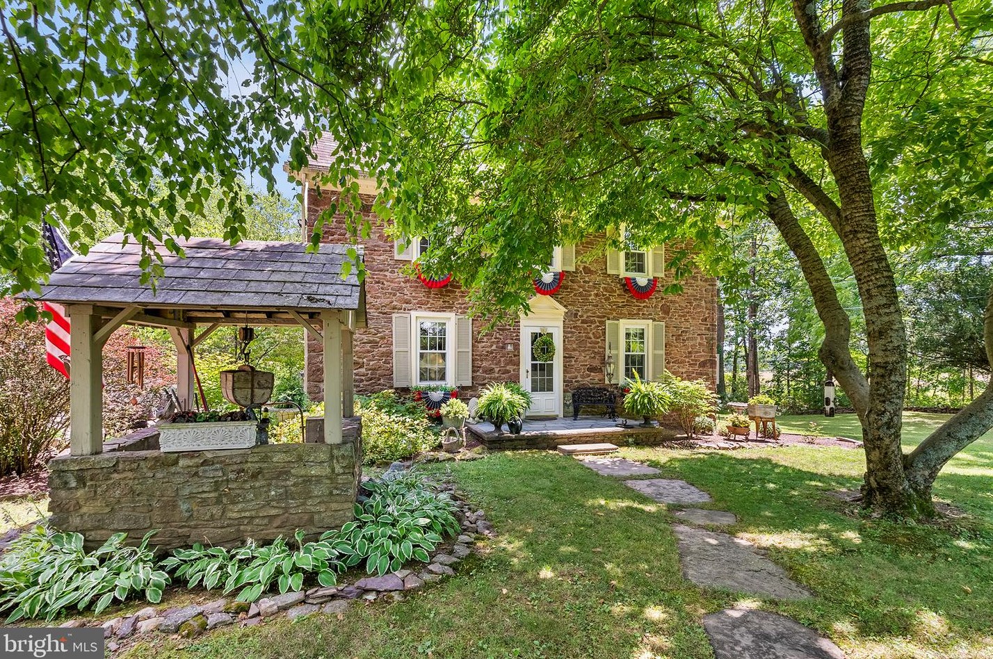 214 Ridge Rd, Frenchtown, NJ 08825