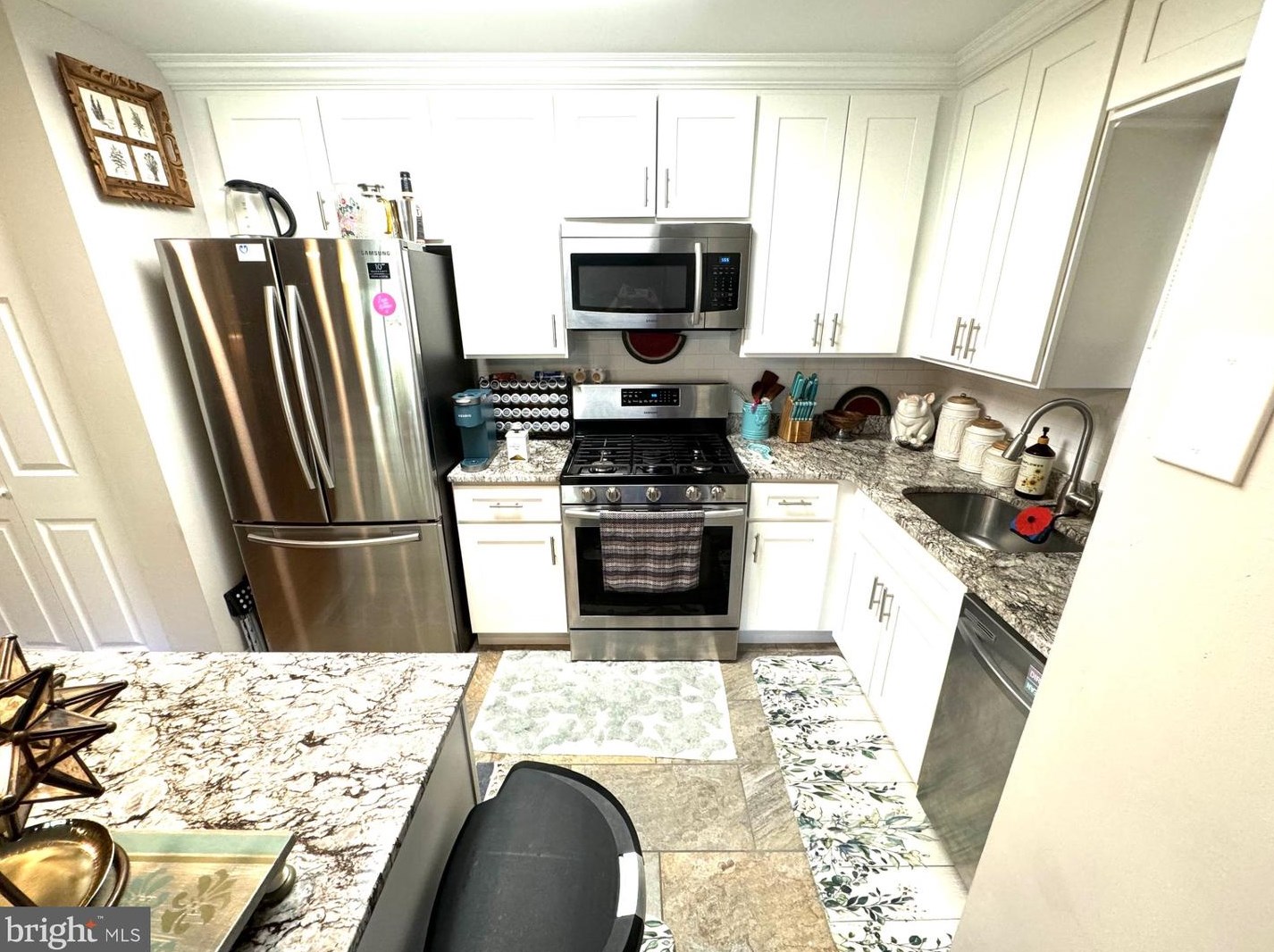 27 Sam Bonnell Dr, Clinton, NJ 08809