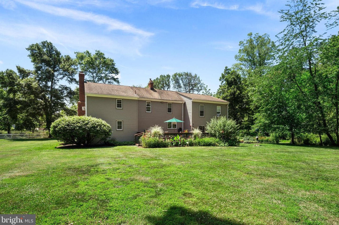 75 Woosamonsa Rd, Pennington, NJ 08534-3804