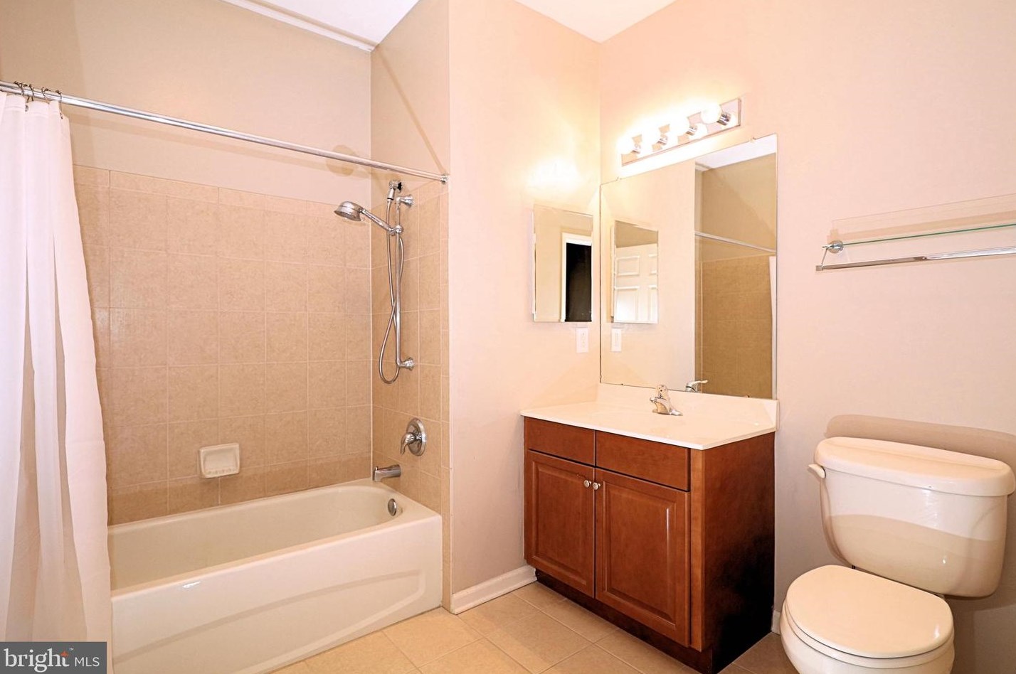 546 Masterson Ct, Trenton NJ  08618-1448 exterior