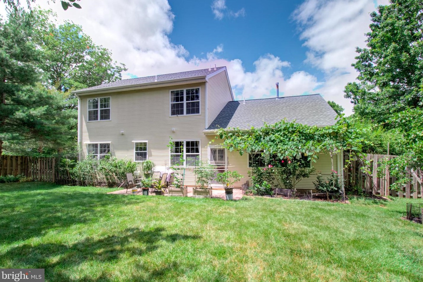 4 Hedgecroft Dr, Pennington, NJ 08534-5420