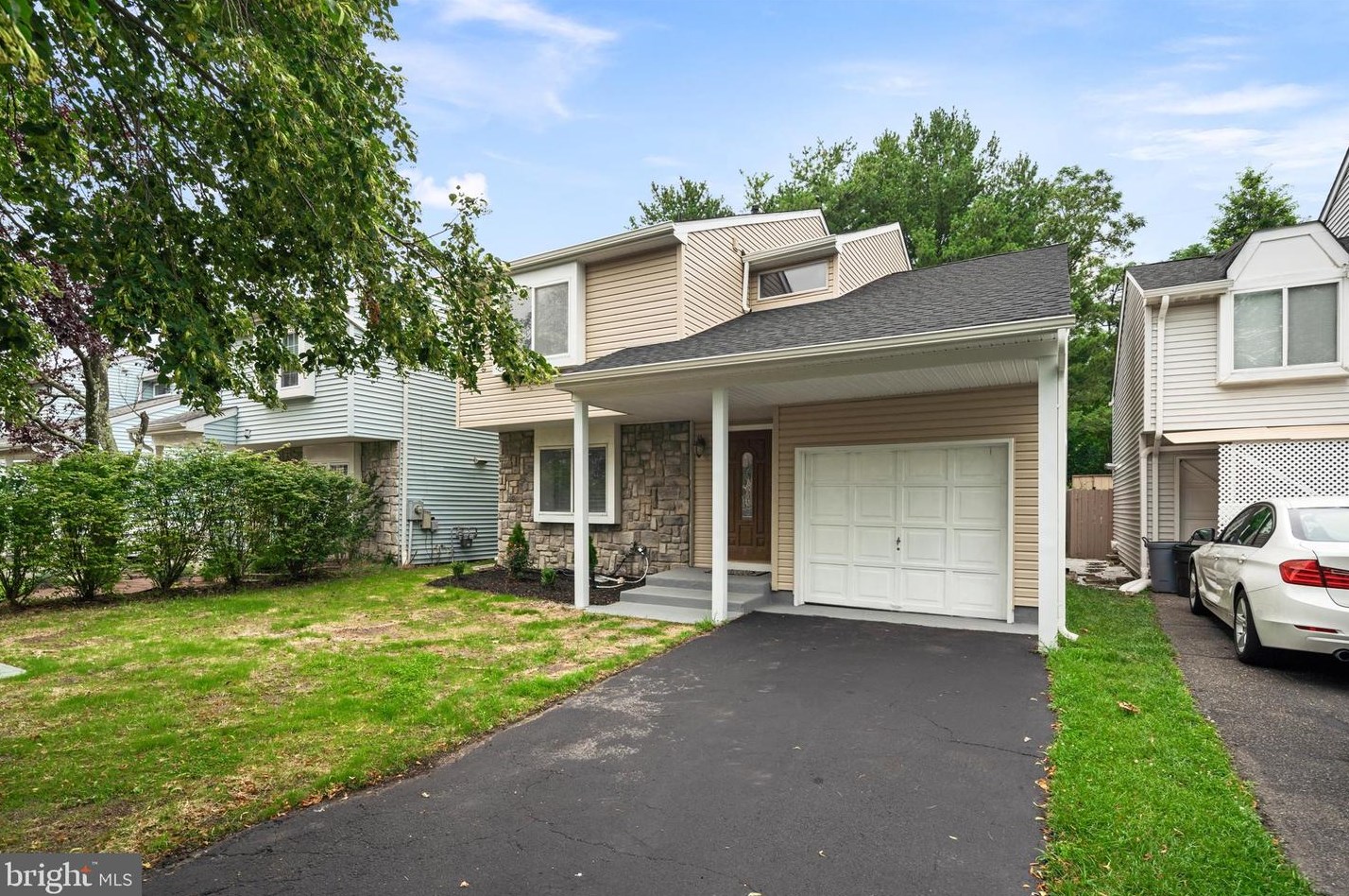 18 Winchester Dr, East Windsor, NJ 08520-2609