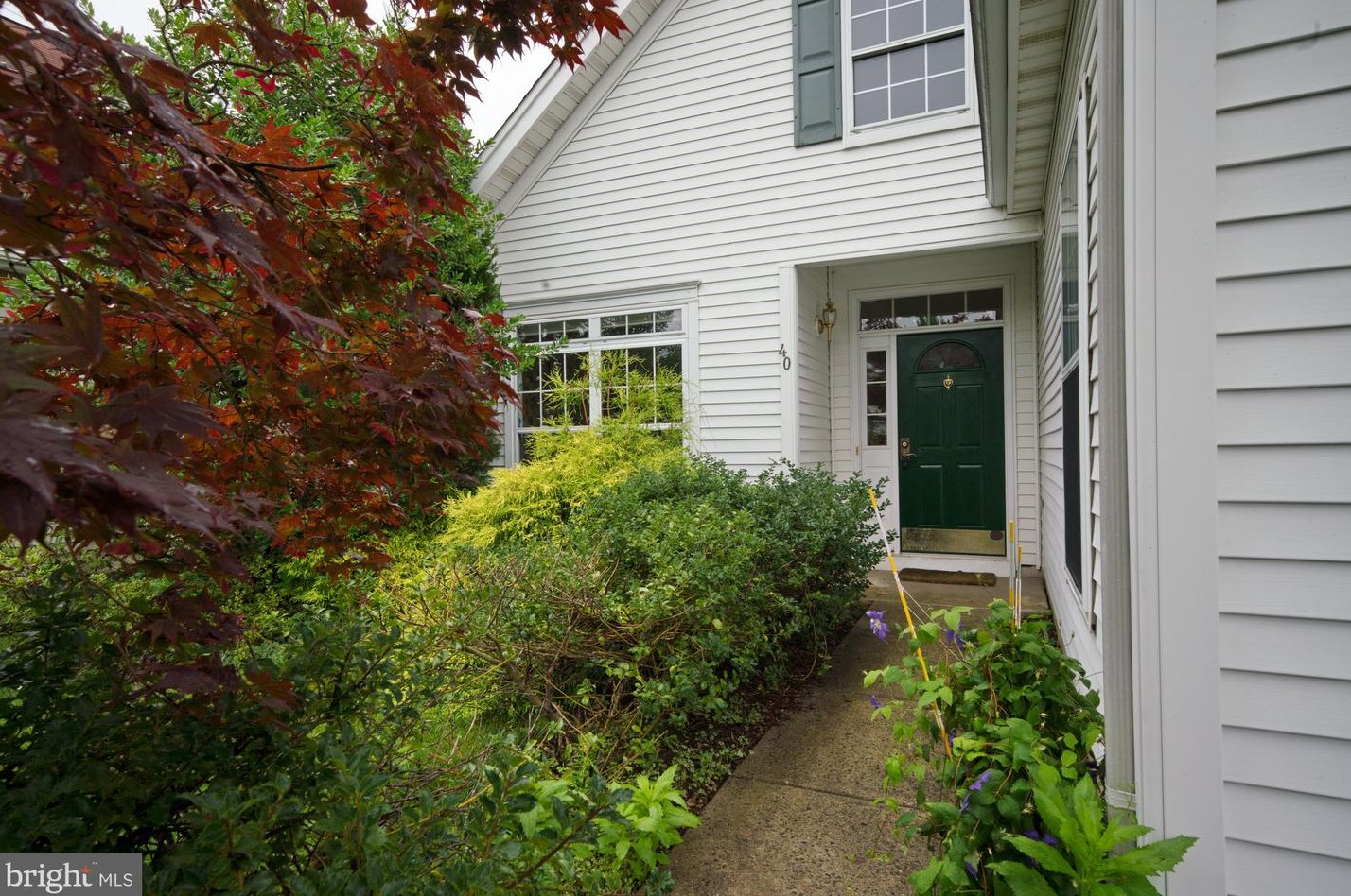 40 Coneflower Ln, W Windsor Township, NJ 08550