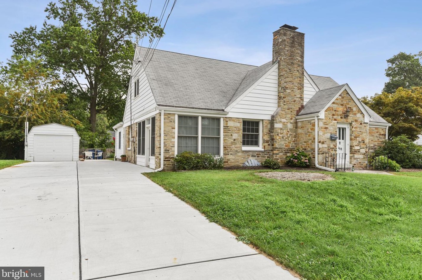 168 Gainsboro Rd, Lawrence Township, NJ 08648