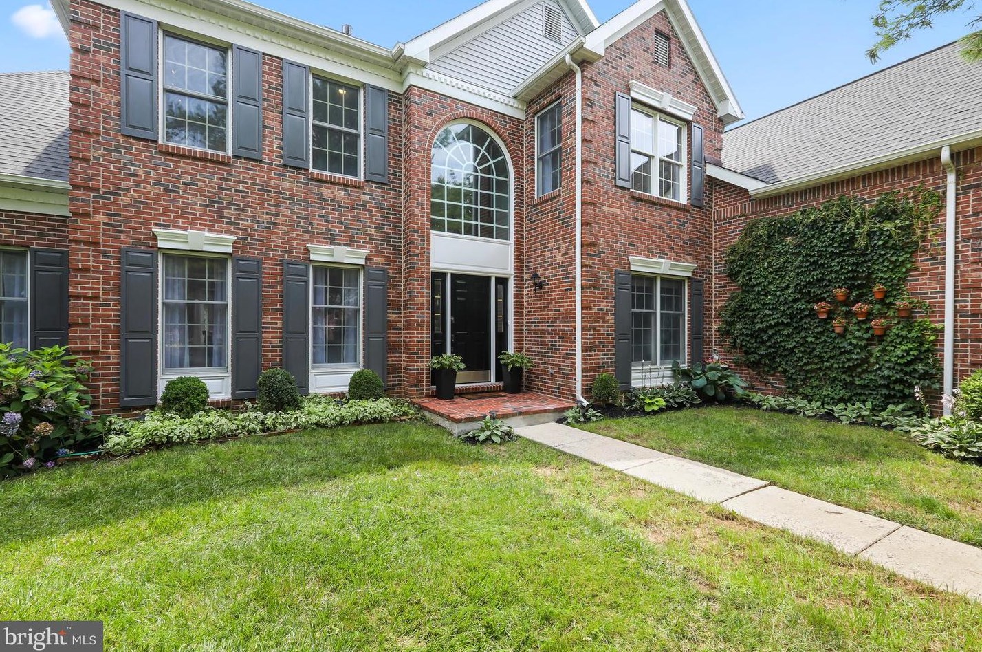 36 Newport Dr, W Windsor Township, NJ 08550