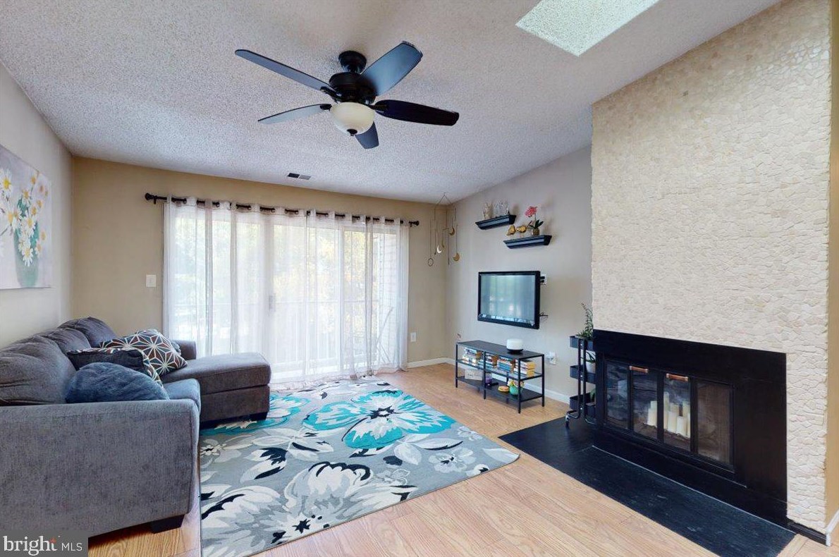 9 Willow Ct, Trenton, NJ 08619