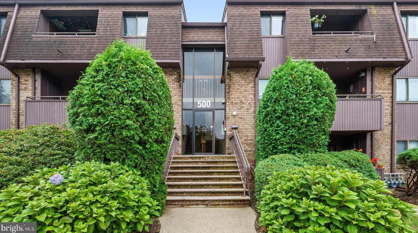 524 Wood Mill Dr, East Windsor, NJ 08512