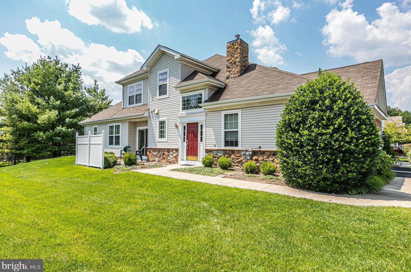 124 Copperfield Dr, Trenton, NJ 08648-2583